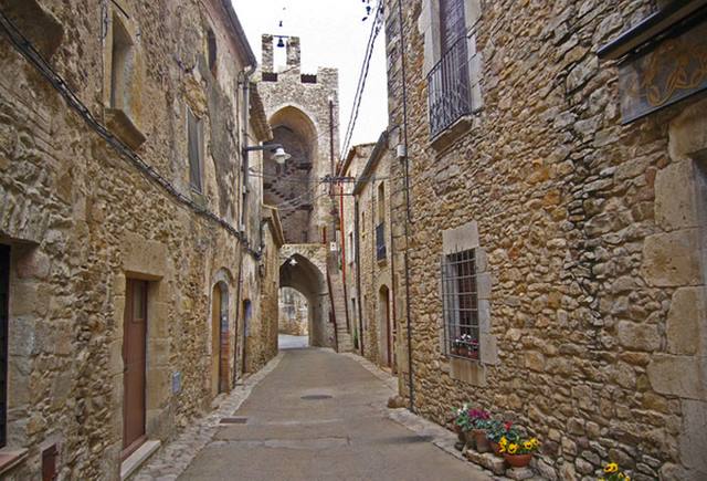 Palau-Sator-Turismo-rural-en-Girona-en-casa-rural-pueblo que visitar