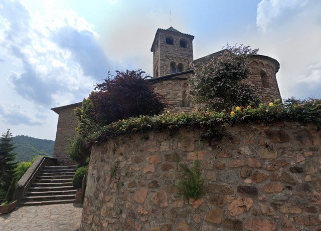 feria del aveto de espinelves - vista iglesia espinelves - casa y turismo rural en girona