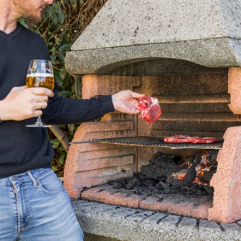 Como hacer una calçotada en una casa rural - barbacoa relajada - casa y turismo rural en girona