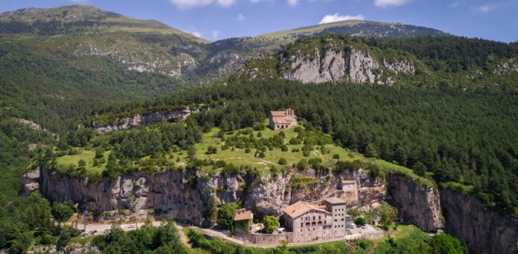 10 mejores rutas de Senderismo en el Ripollès - Puig de Montgrony