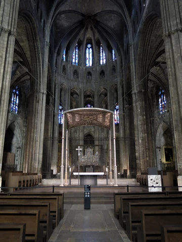 Catedral de Girona - interior altar - casa y turismo rural en girona