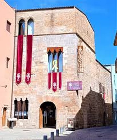 Castelló d'Empúries - Museo de historia medieval - casa y turismo rural en girona