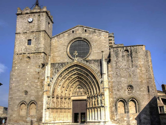 castello de ampuries - basilica santa maria - casa y turismo rural en girona