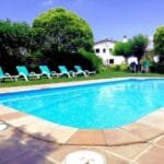 Casas rurales en Girona para grupos con niños pequeños: seguridad y comodidad real en vacaciones
