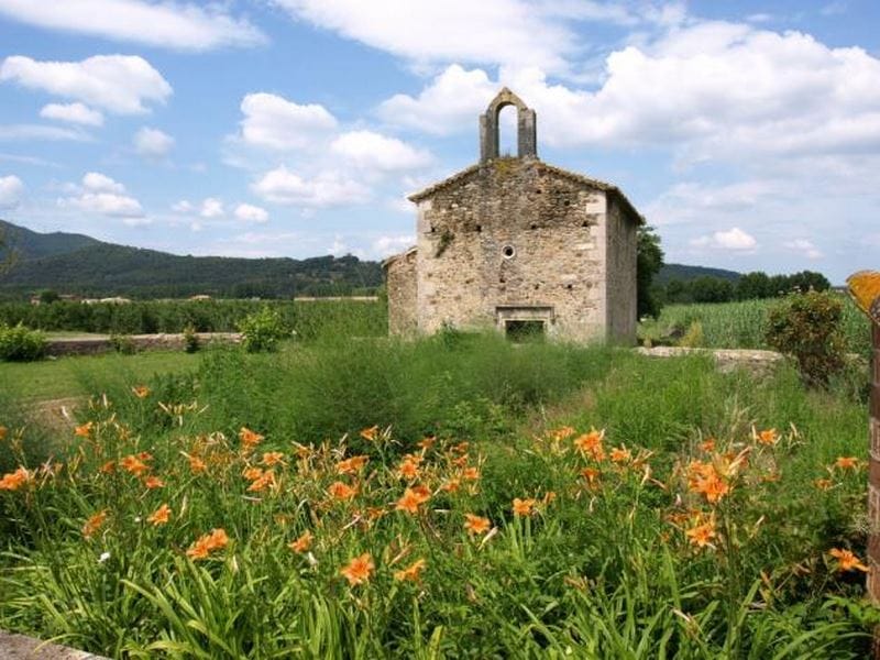 Bescanó - iglesia - turismo y casa rural en girona