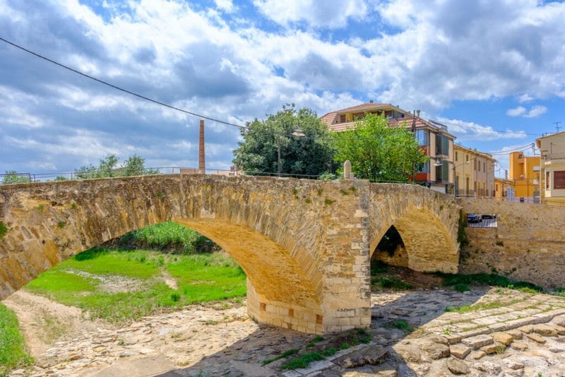 Pont vell de la bisbal de l'emporda - turismo y casa rural en girona