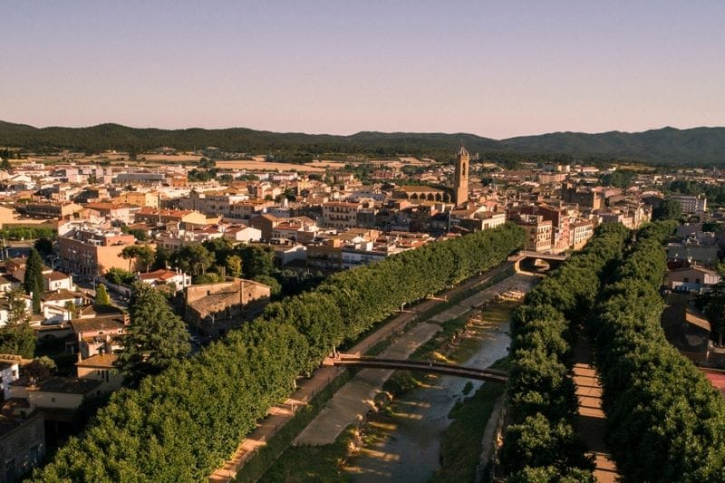 Pueblo de la bisbal emporda - turismo y casa rural en girona